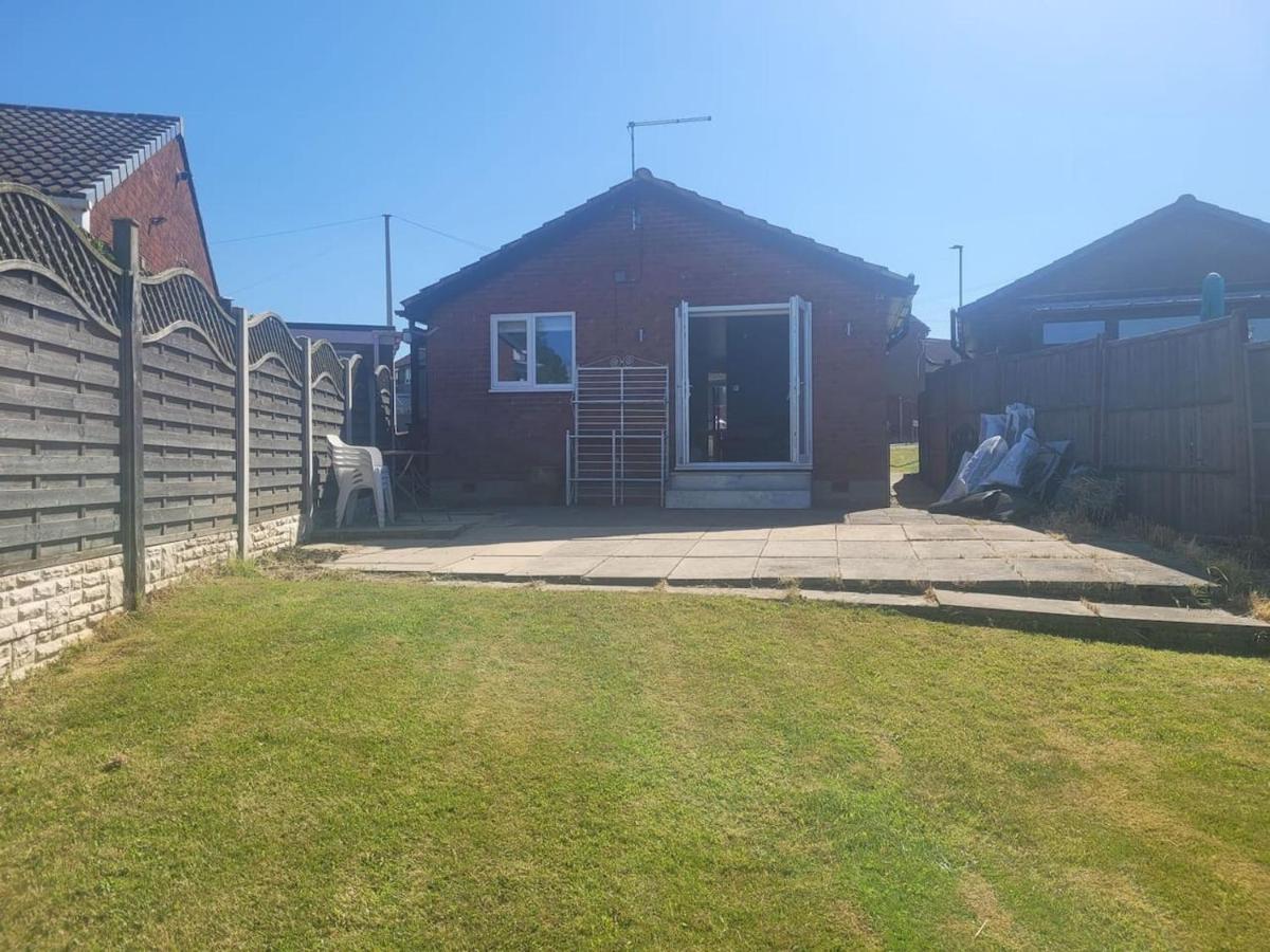 The Little Red House Apartment Sheffield Exterior photo